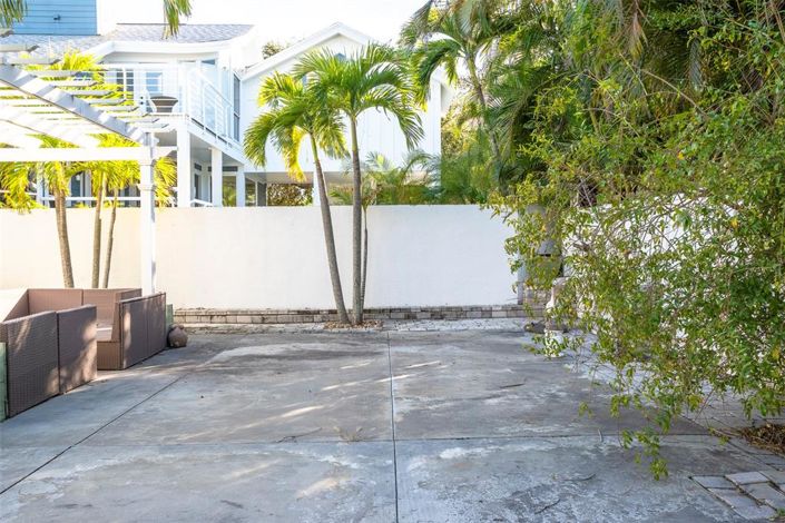 Image No.8-3 Bed Property for sale