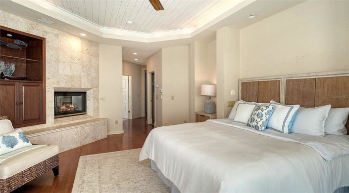 Image No.11-6 Bed Property for sale