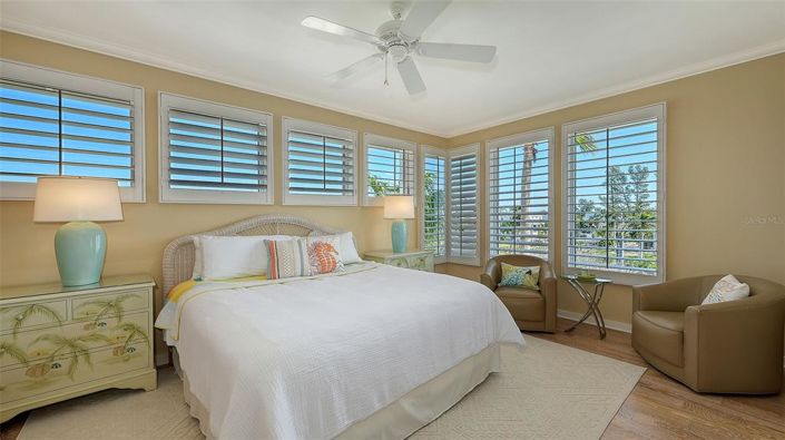 Image No.34-6 Bed Property for sale