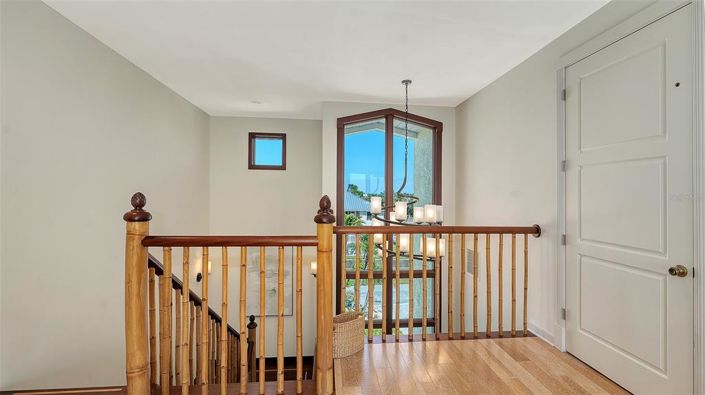 Image No.41-6 Bed Property for sale