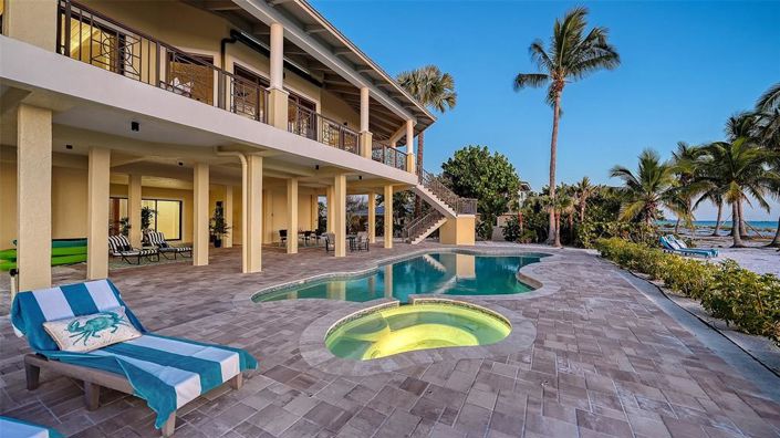 Image No.50-6 Bed Property for sale