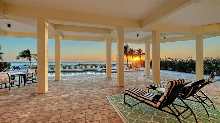 Image No.55-6 Bed Property for sale