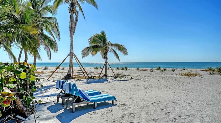 Image No.56-6 Bed Property for sale