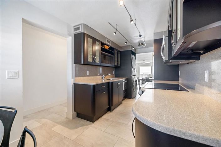 Image No.12-2 Bed Property for sale