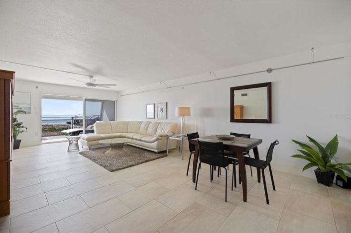 Image No.17-2 Bed Property for sale