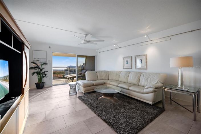 Image No.19-2 Bed Property for sale