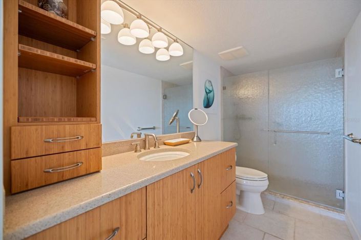 Image No.27-2 Bed Property for sale