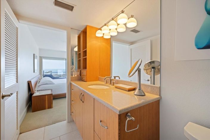 Image No.28-2 Bed Property for sale