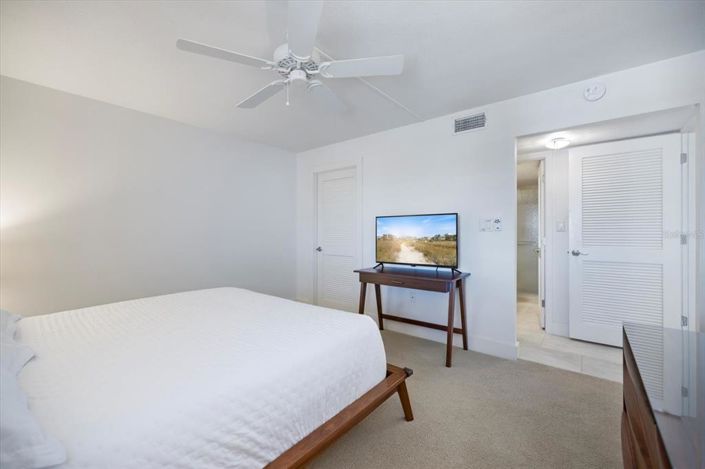 Image No.32-2 Bed Property for sale