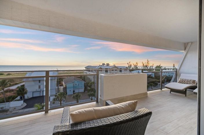 Image No.40-2 Bed Property for sale