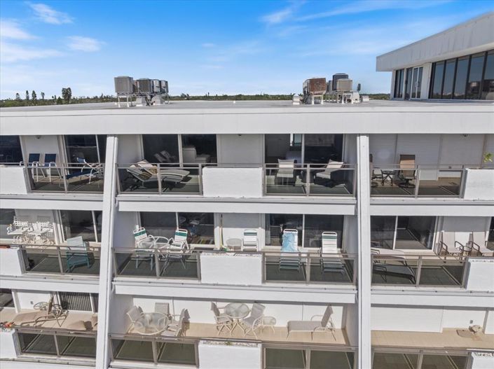 Image No.8-2 Bed Property for sale