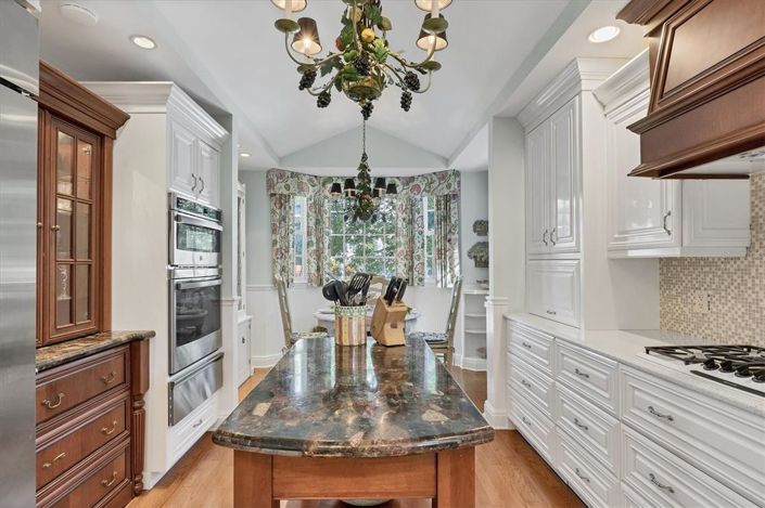 Image No.14-3 Bed Property for sale