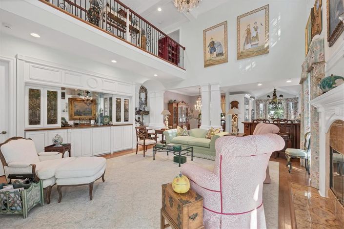 Image No.19-3 Bed Property for sale