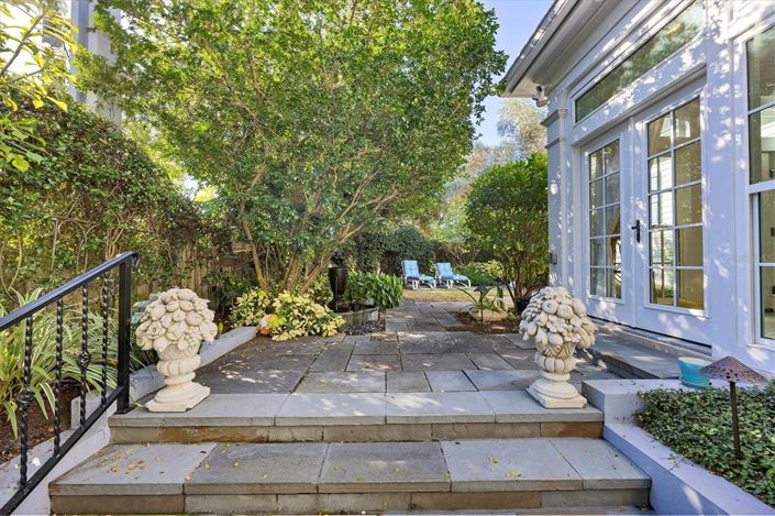 Image No.22-3 Bed Property for sale