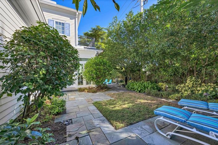 Image No.38-3 Bed Property for sale