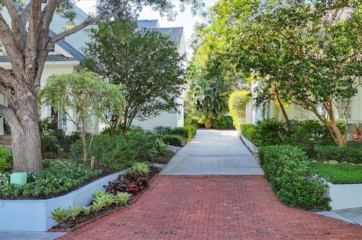 Image No.5-3 Bed Property for sale