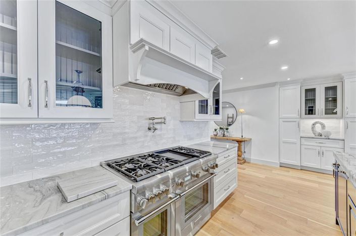 Image No.18-3 Bed Property for sale