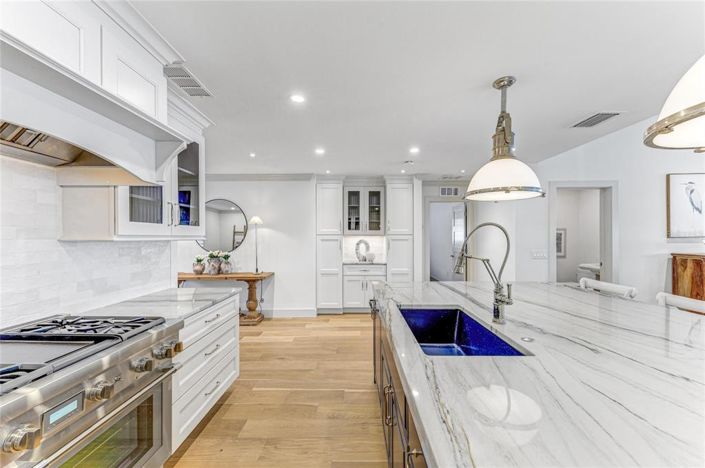 Image No.24-3 Bed Property for sale