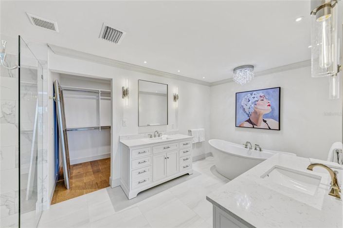 Image No.42-3 Bed Property for sale