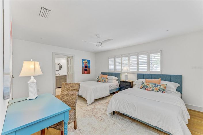 Image No.50-3 Bed Property for sale