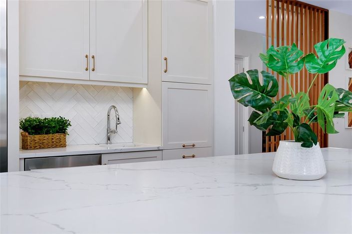 Image No.13-5 Bed Property for sale