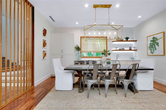 Image No.14-5 Bed Property for sale