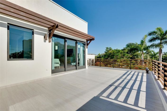 Image No.25-5 Bed Property for sale