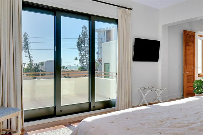 Image No.31-5 Bed Property for sale