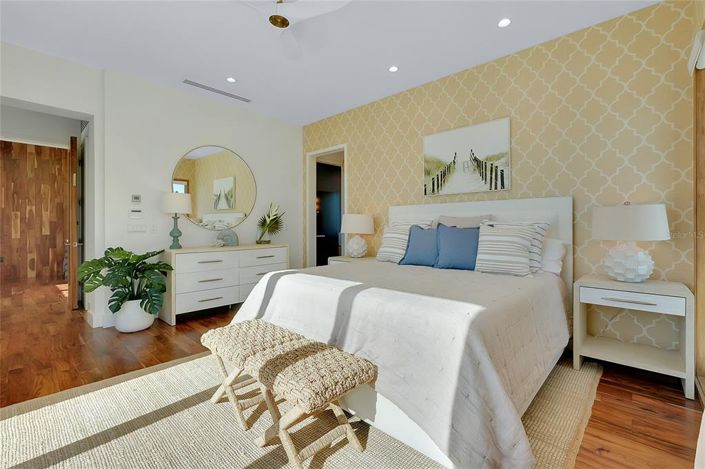 Image No.32-5 Bed Property for sale