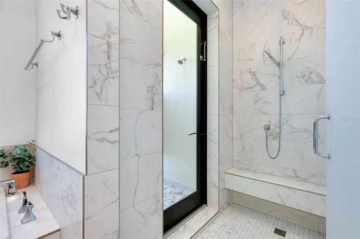 Image No.37-5 Bed Property for sale