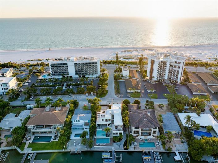 Image No.4-5 Bed Property for sale