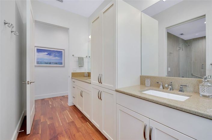 Image No.42-5 Bed Property for sale