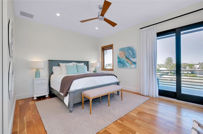 Image No.43-5 Bed Property for sale