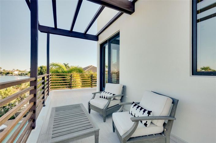 Image No.49-5 Bed Property for sale