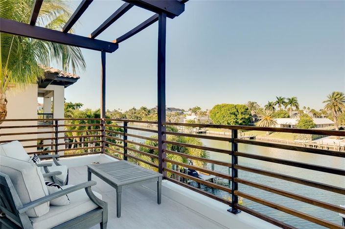 Image No.50-5 Bed Property for sale