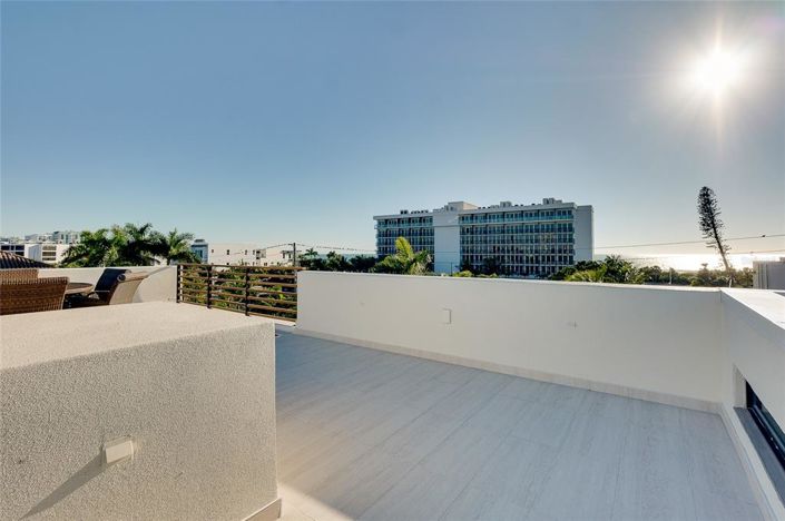 Image No.51-5 Bed Property for sale