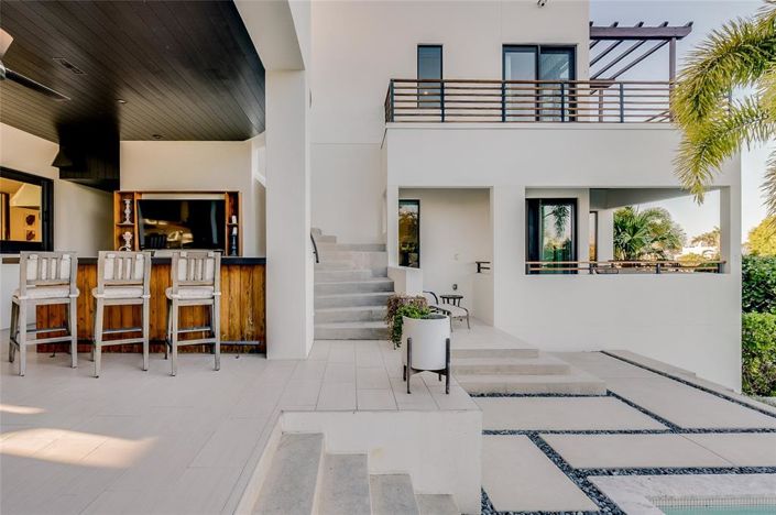 Image No.53-5 Bed Property for sale