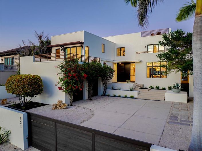 Image No.58-5 Bed Property for sale