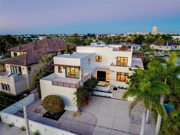 Image No.59-5 Bed Property for sale