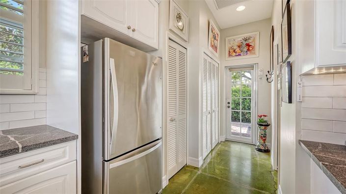 Image No.11-3 Bed Property for sale