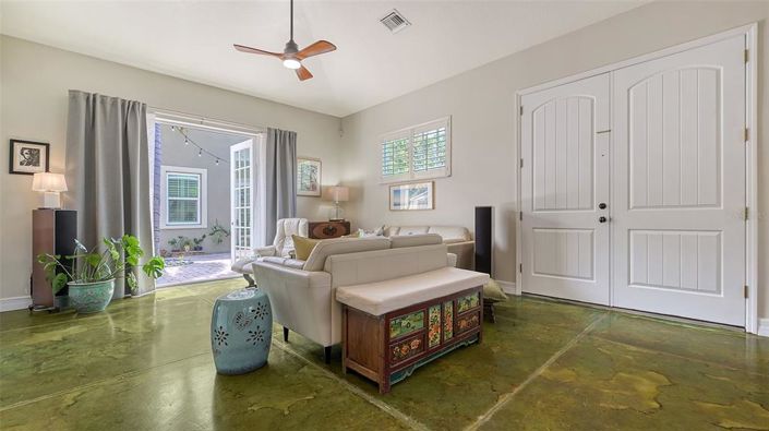 Image No.18-3 Bed Property for sale