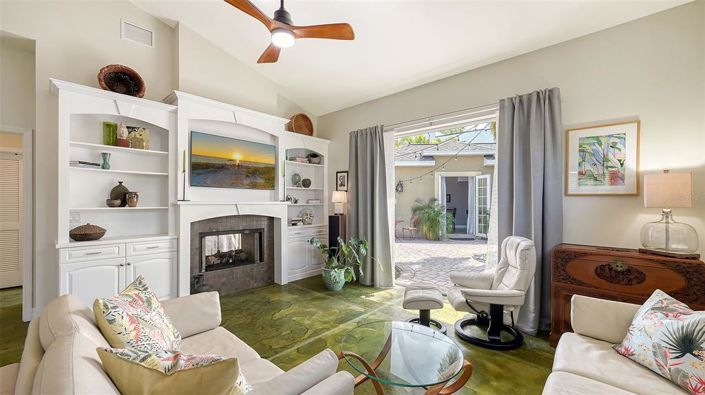 Image No.19-3 Bed Property for sale