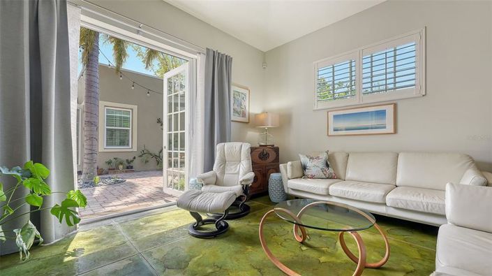 Image No.21-3 Bed Property for sale