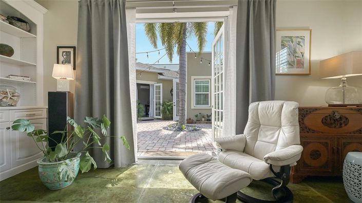 Image No.22-3 Bed Property for sale