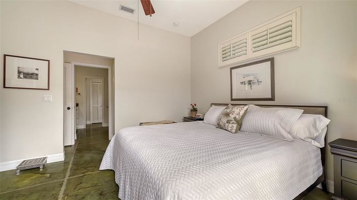 Image No.26-3 Bed Property for sale