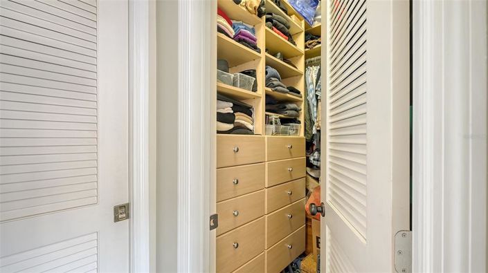 Image No.28-3 Bed Property for sale