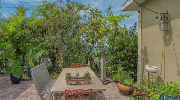 Image No.40-3 Bed Property for sale