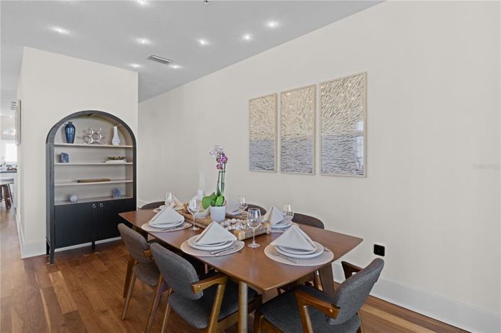 Image No.17-3 Bed Townhouse for sale