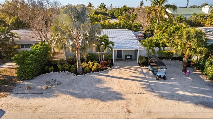 Image No.1-4 Bed Property for sale