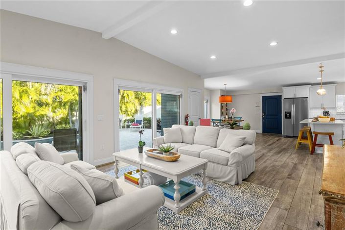 Image No.10-4 Bed Property for sale